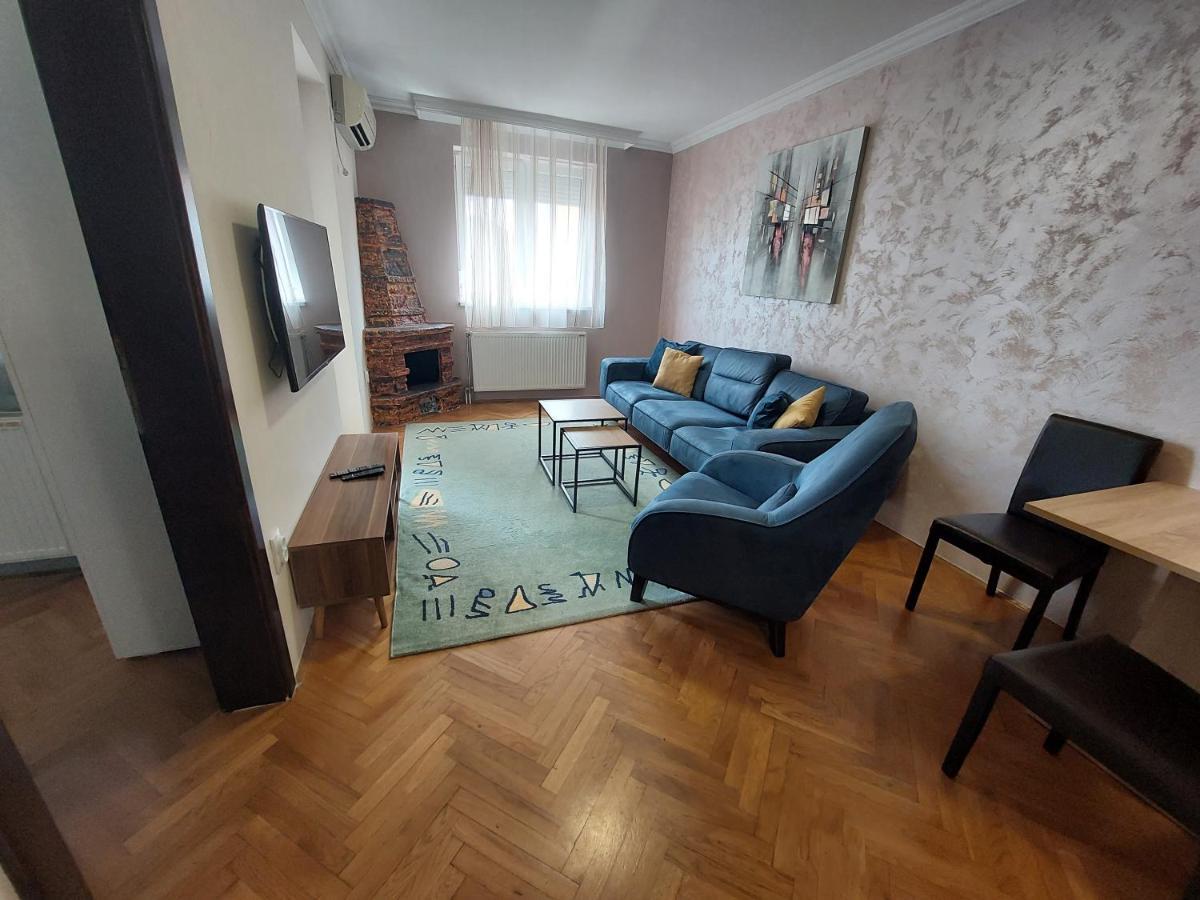 Apartmani Jasmin Нови-Сад Экстерьер фото