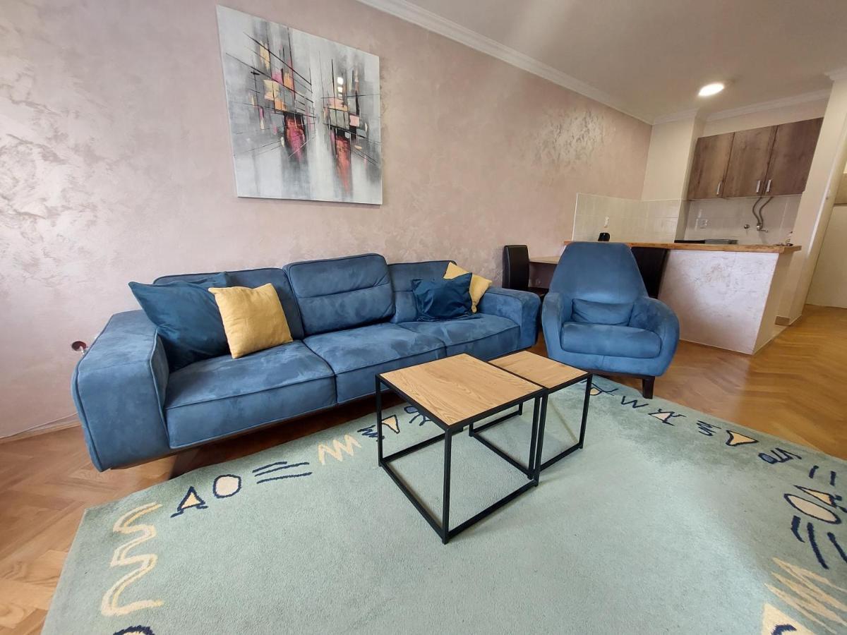 Apartmani Jasmin Нови-Сад Экстерьер фото