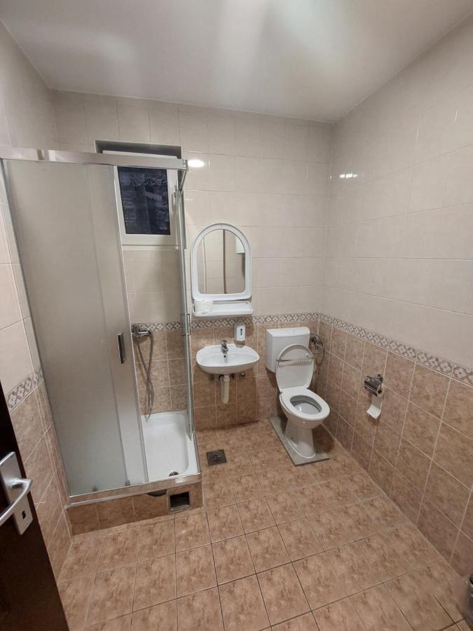 Apartmani Jasmin Нови-Сад Экстерьер фото