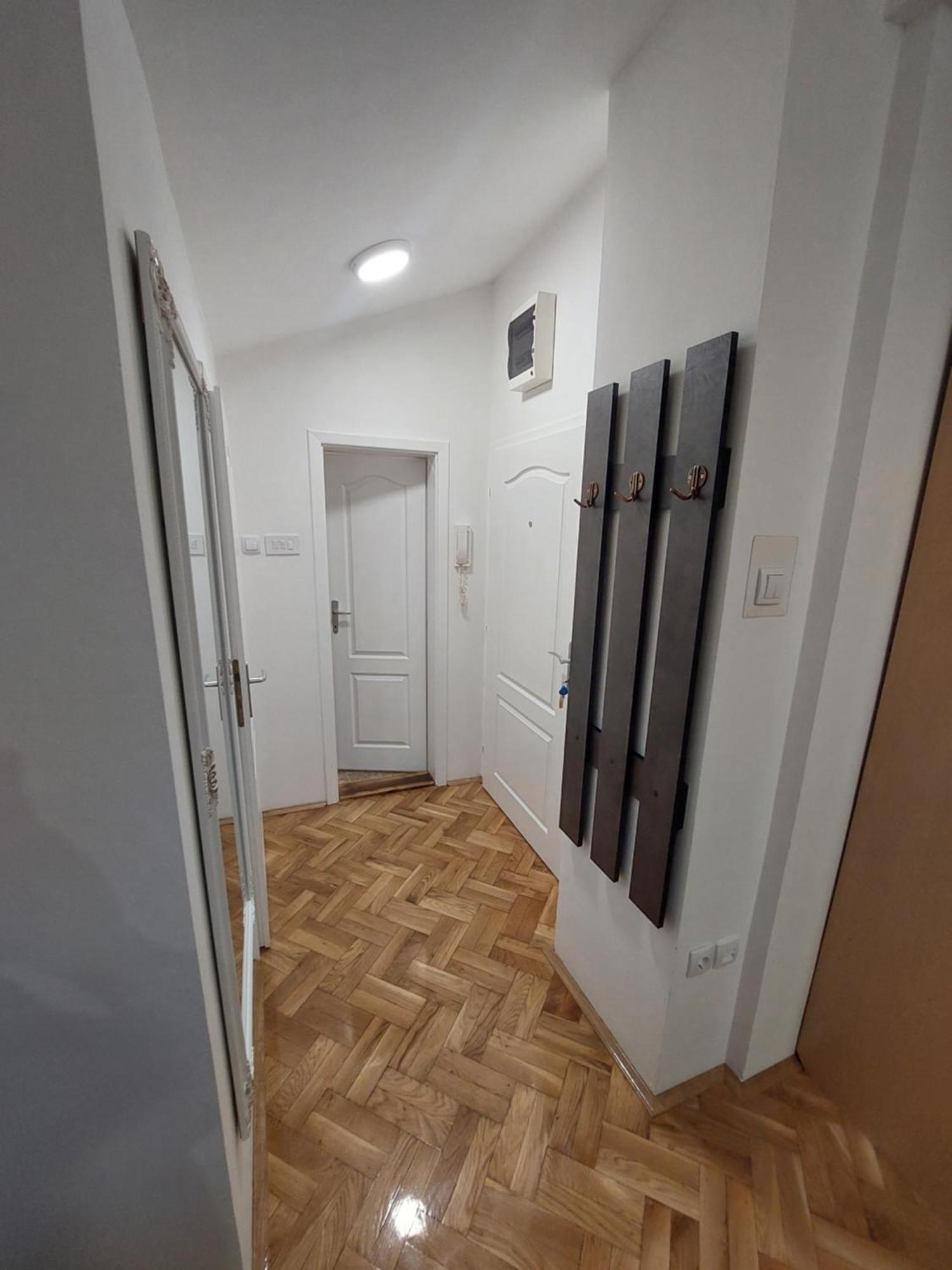 Apartmani Jasmin Нови-Сад Экстерьер фото