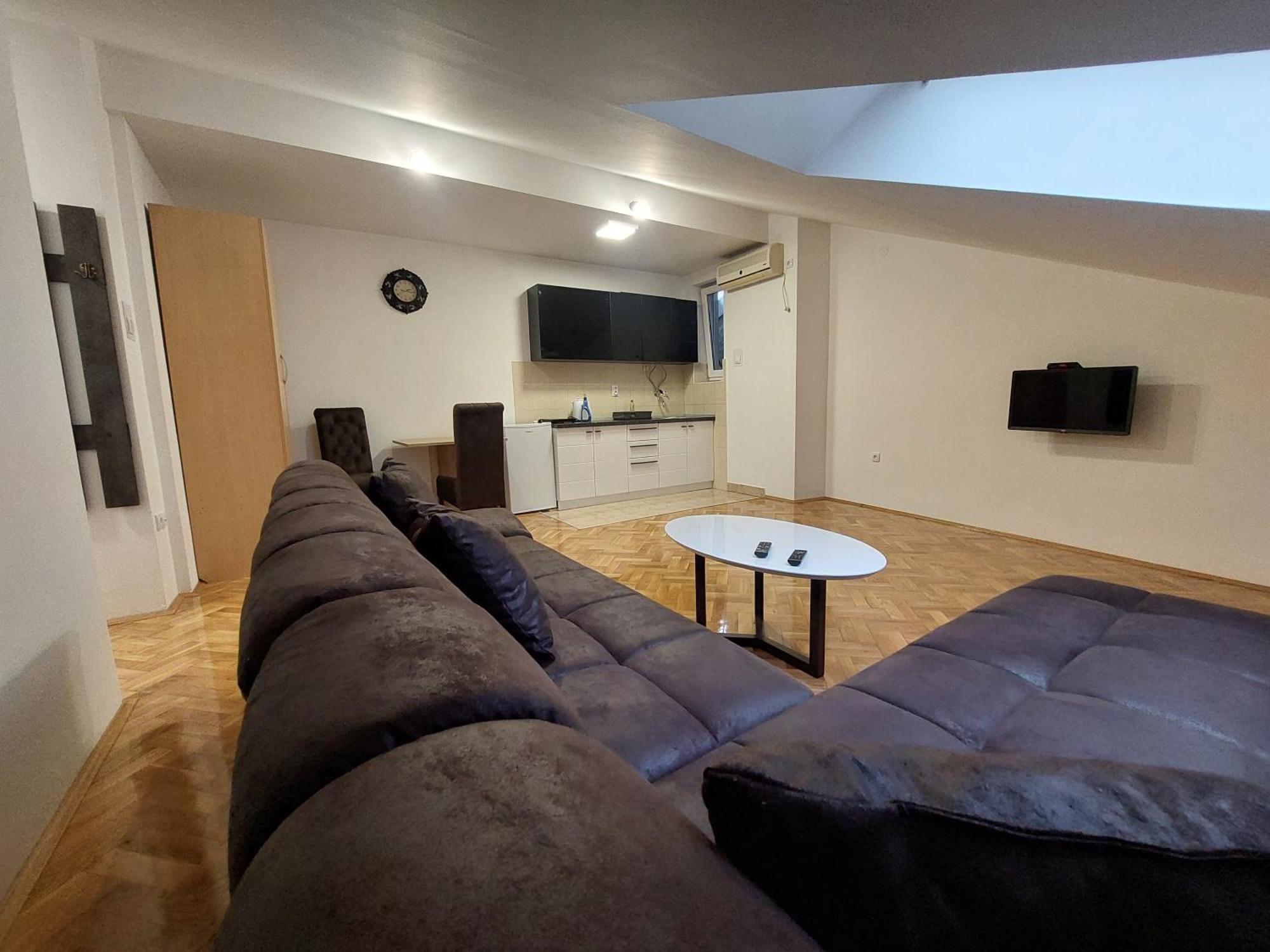 Apartmani Jasmin Нови-Сад Экстерьер фото