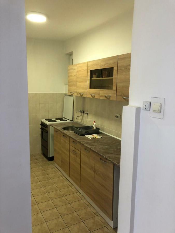 Apartmani Jasmin Нови-Сад Экстерьер фото