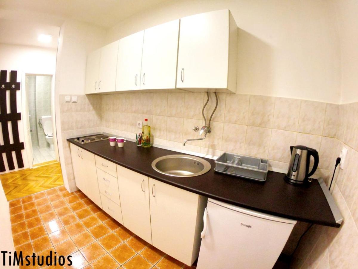 Apartmani Jasmin Нови-Сад Экстерьер фото